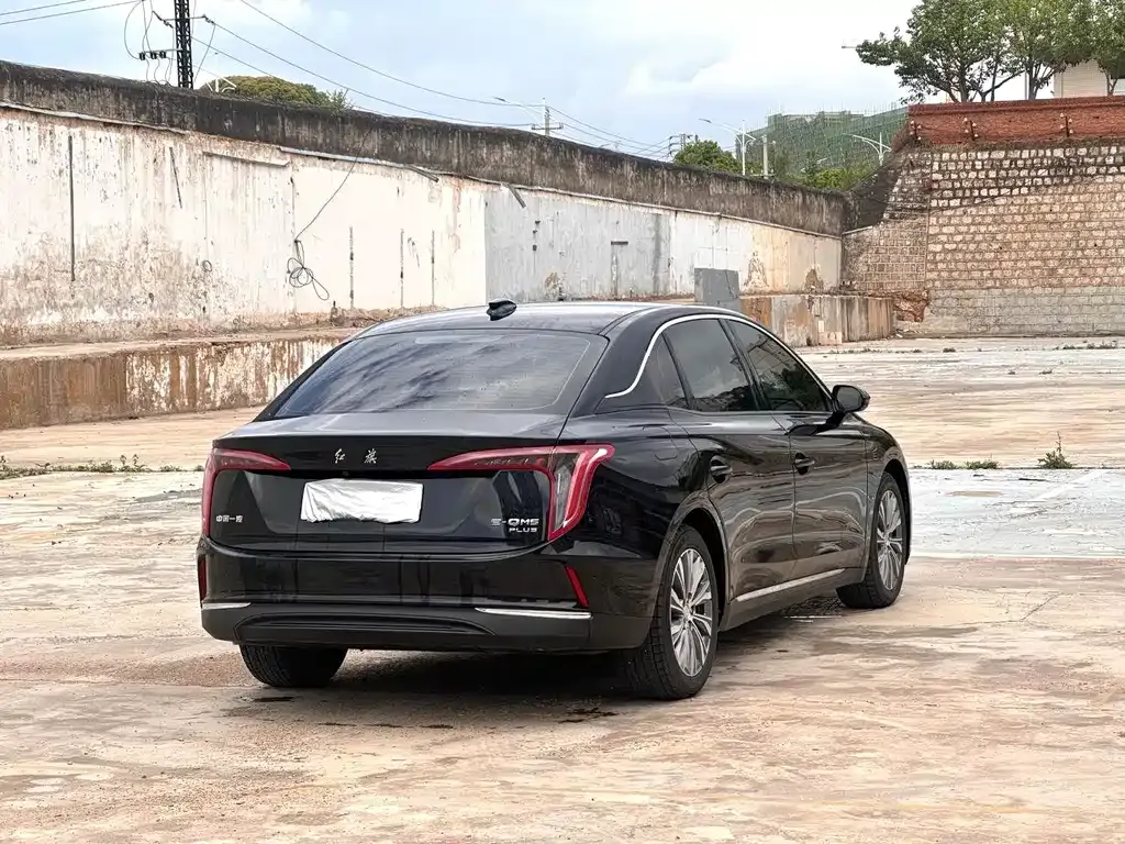 Hongqi E-QM5 — фото 9