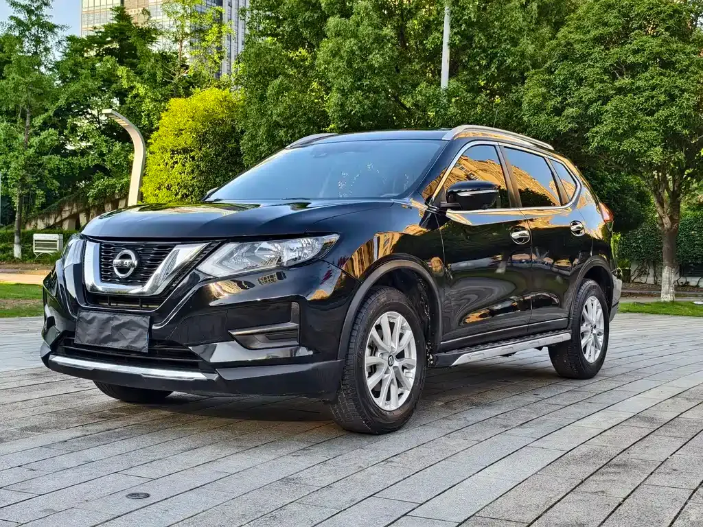 Nissan X-Trail — фото 1
