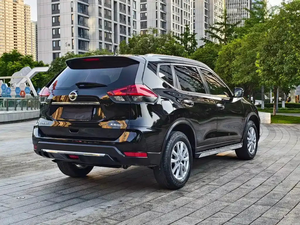 Nissan X-Trail — фото 7