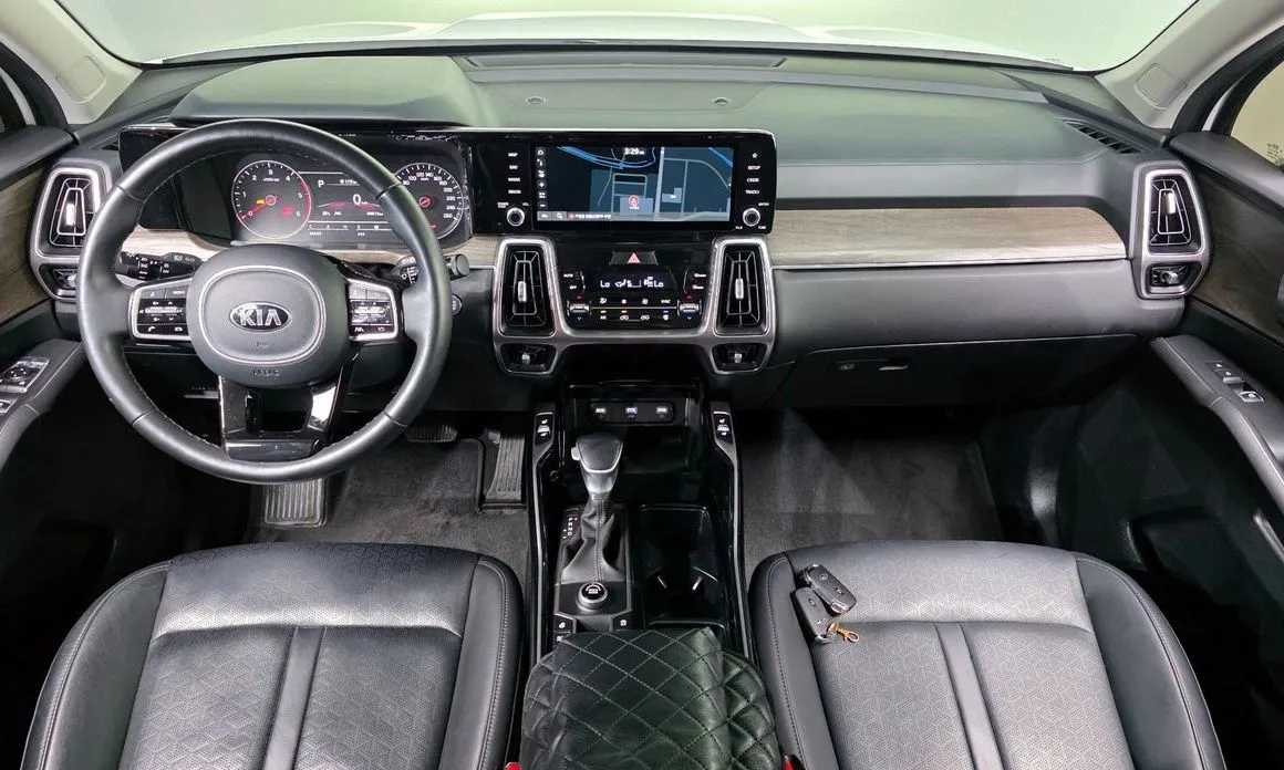 Kia Sorento — фото 8