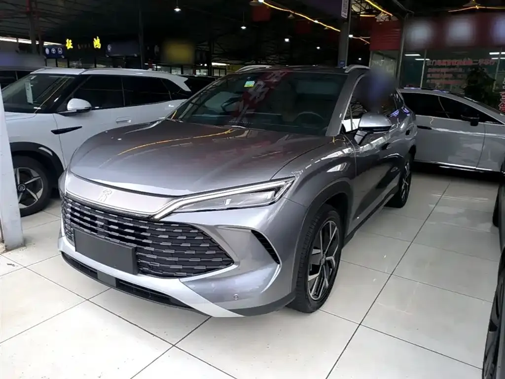 BYD L DM-i — фото 1