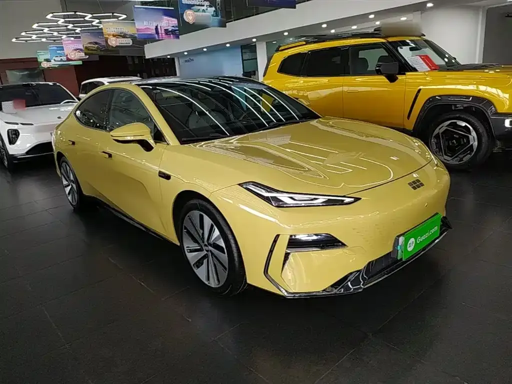 Geely Galaxy E8 — фото 3