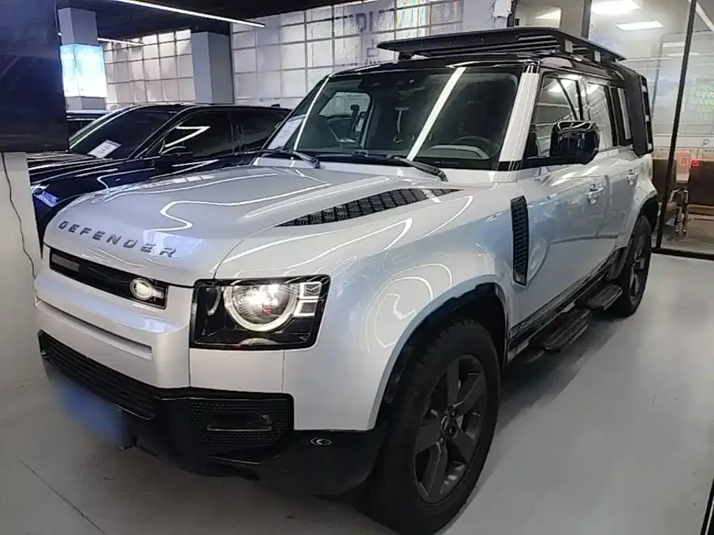 Land Rover Defender — фото 1