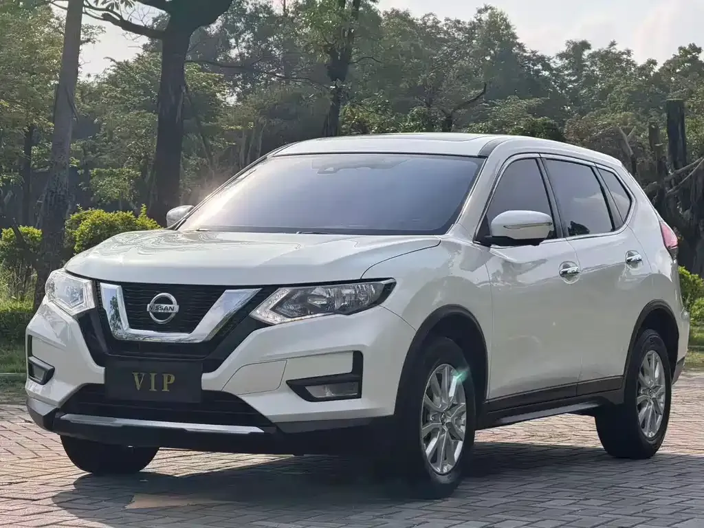 Nissan X-Trail — фото 1