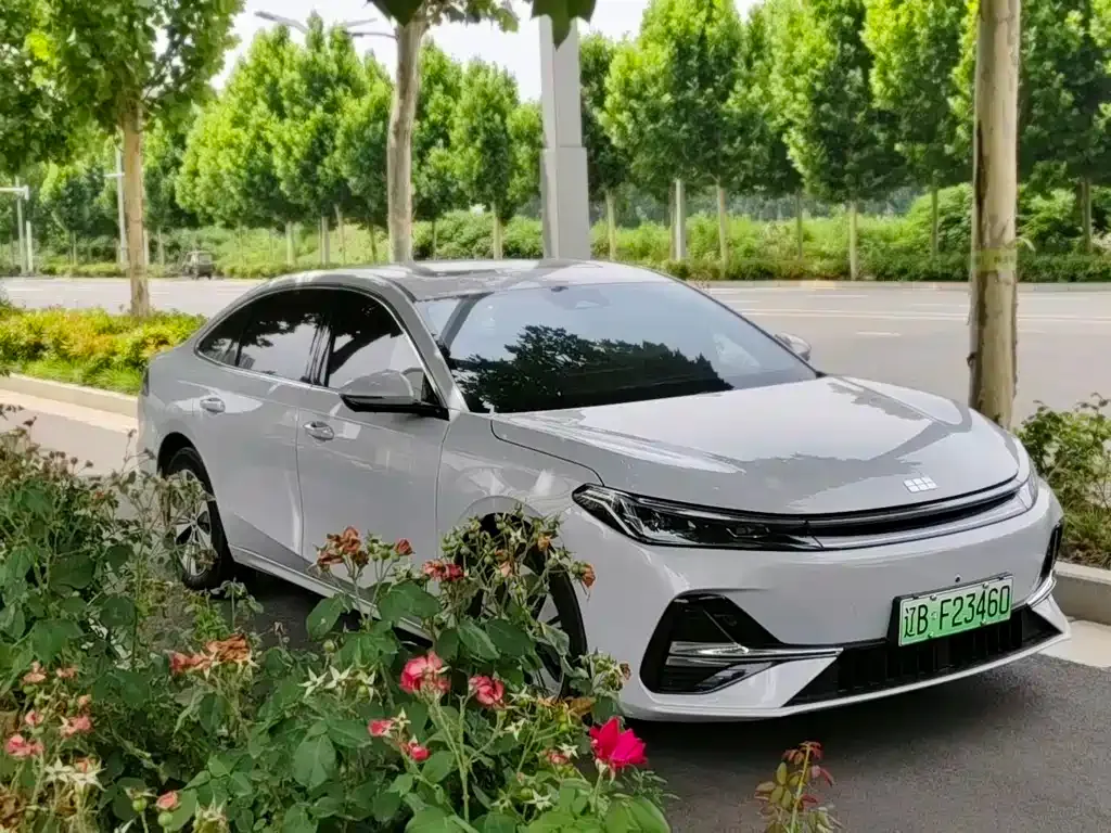Geely 银河A7 EM — фото 1