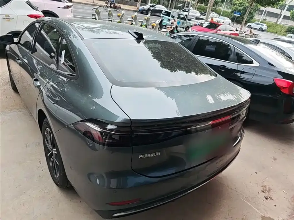 Geely 银河A7 EM — фото 10