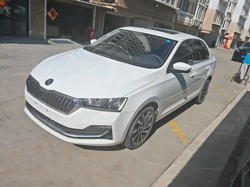 Skoda Rapid — фото 1