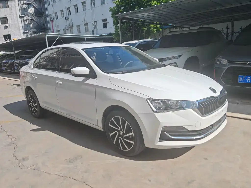 Skoda Rapid — фото 10
