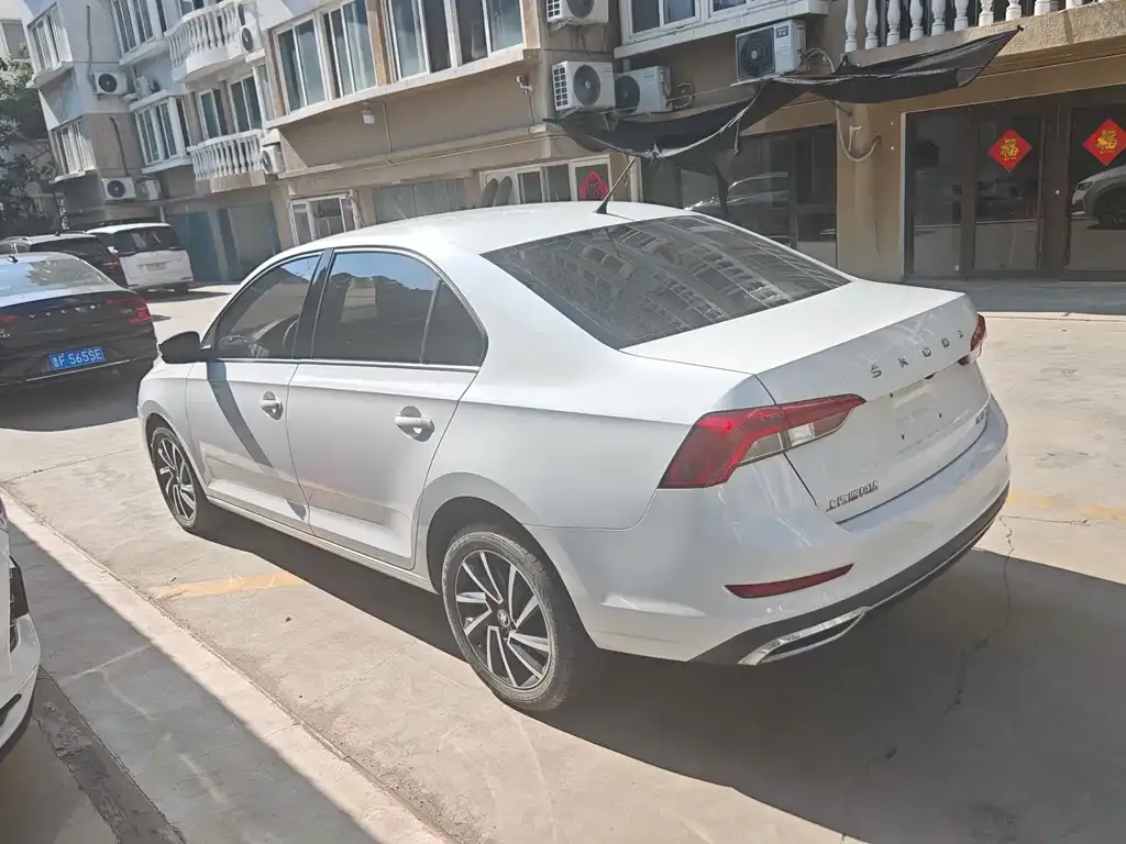 Skoda Rapid — фото 9