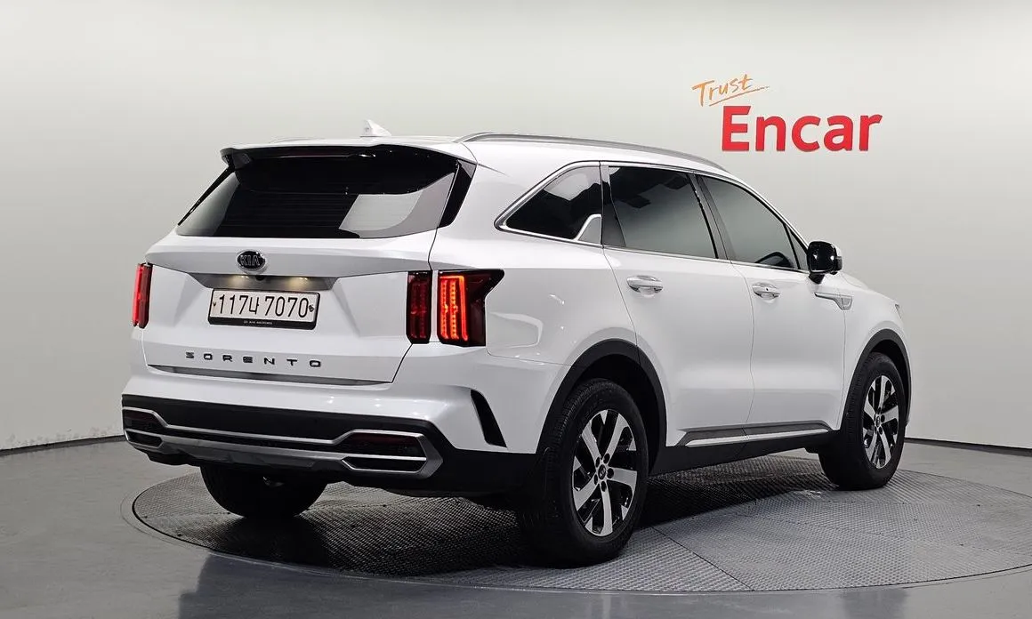 Kia Sorento — фото 7
