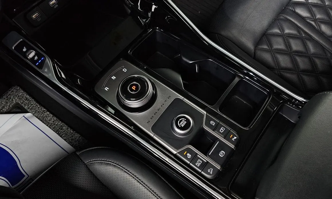 Kia Sorento — фото 10