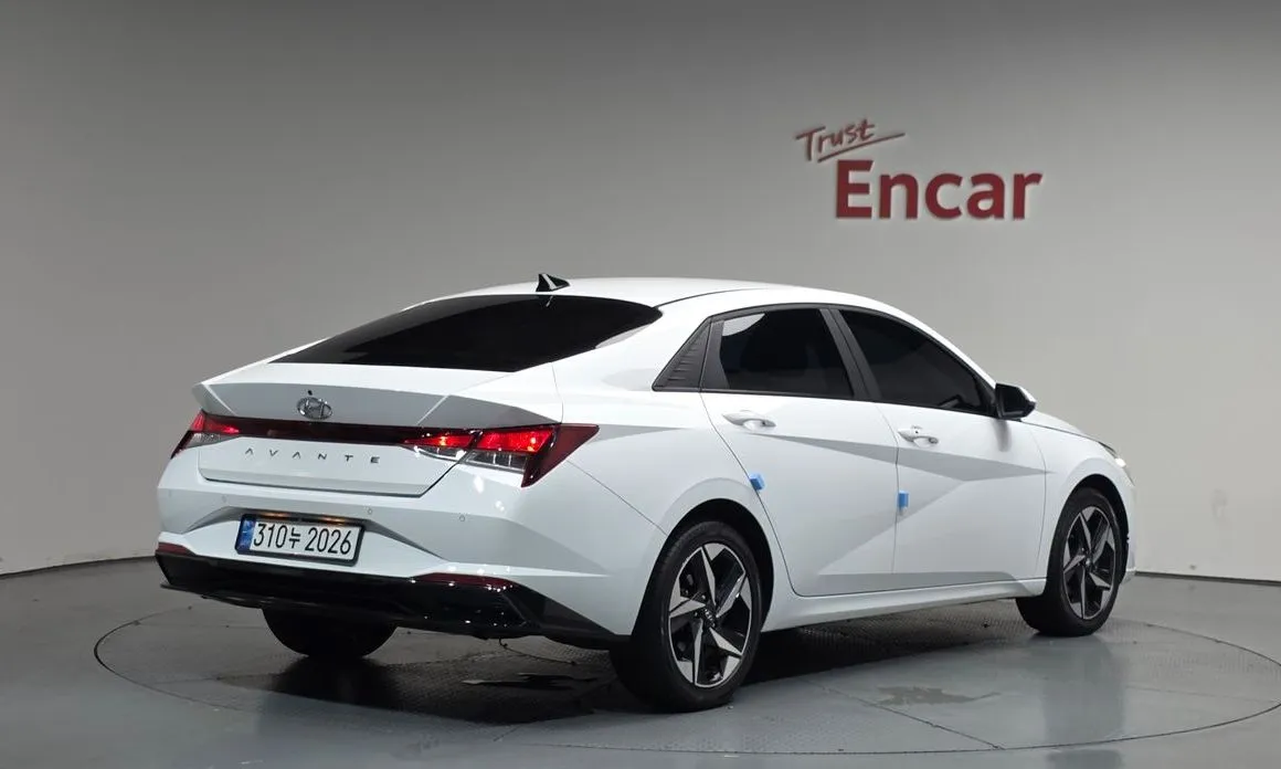 Hyundai AVANTE — фото 3