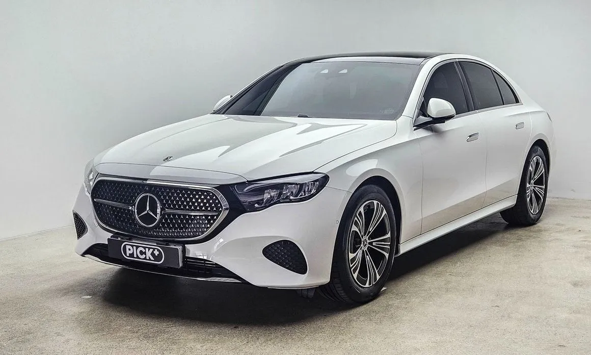 Mercedes-Benz E-Class — фото 1