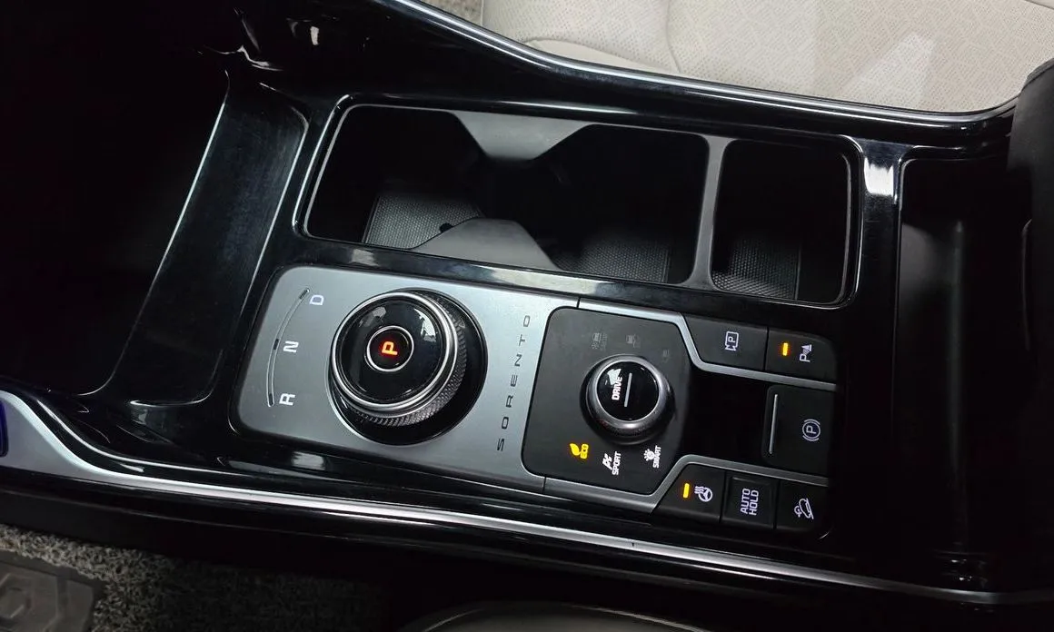 Kia Sorento — фото 5