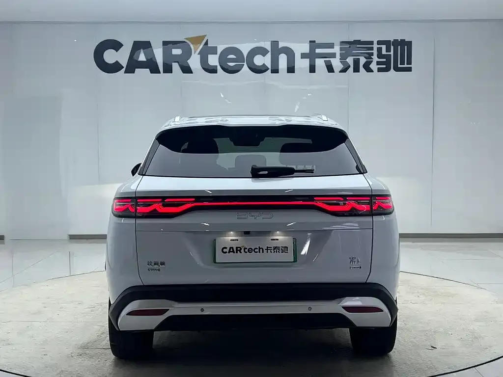 BYD L DM-i — фото 8