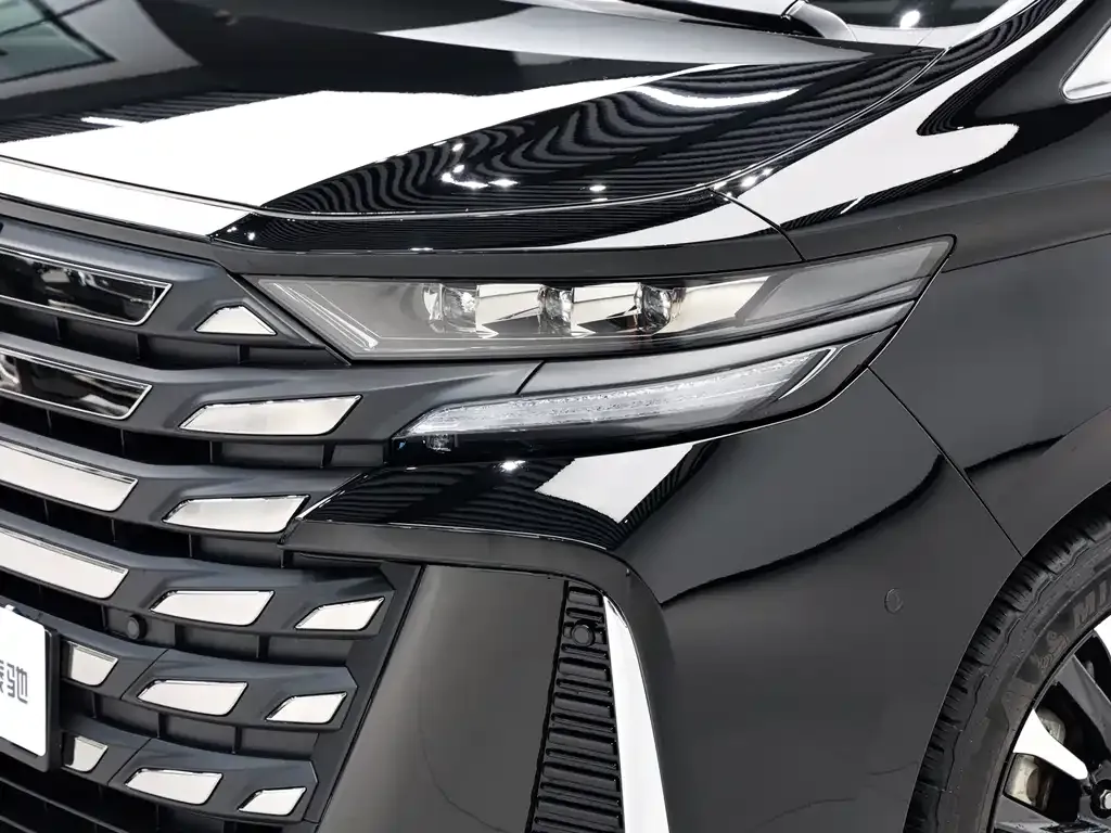 Toyota Vellfire — фото 2