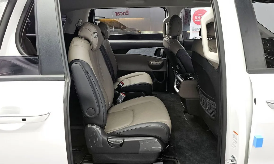 Kia Carnival — фото 10