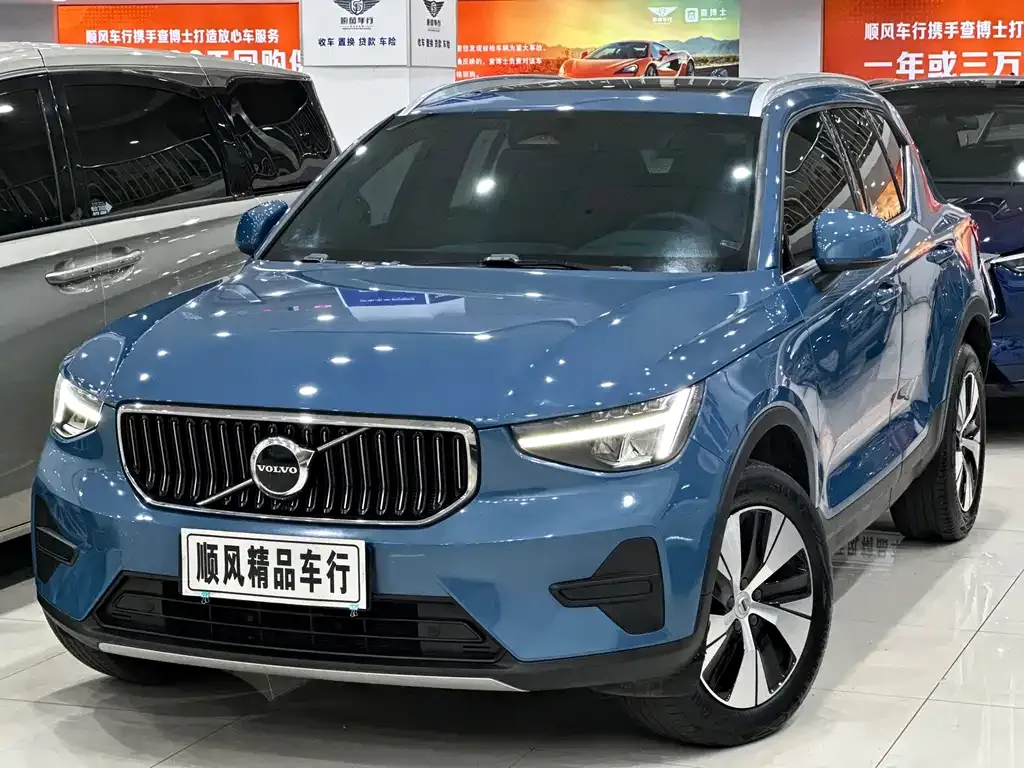 Volvo XC40 — фото 3