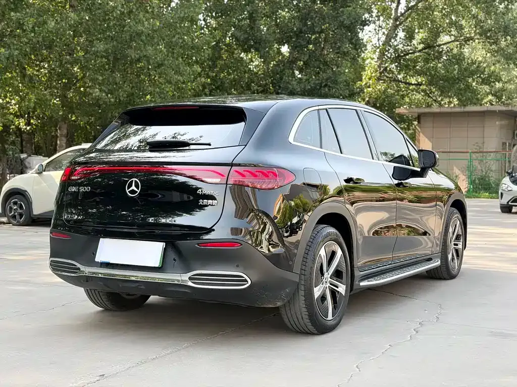 Mercedes-Benz EQE SUV — фото 9