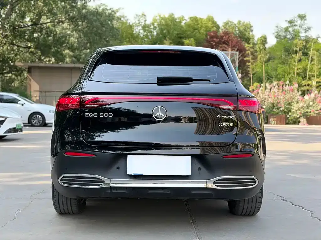 Mercedes-Benz EQE SUV — фото 3