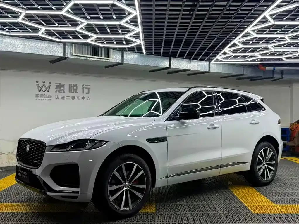 Jaguar F-PACE — фото 1