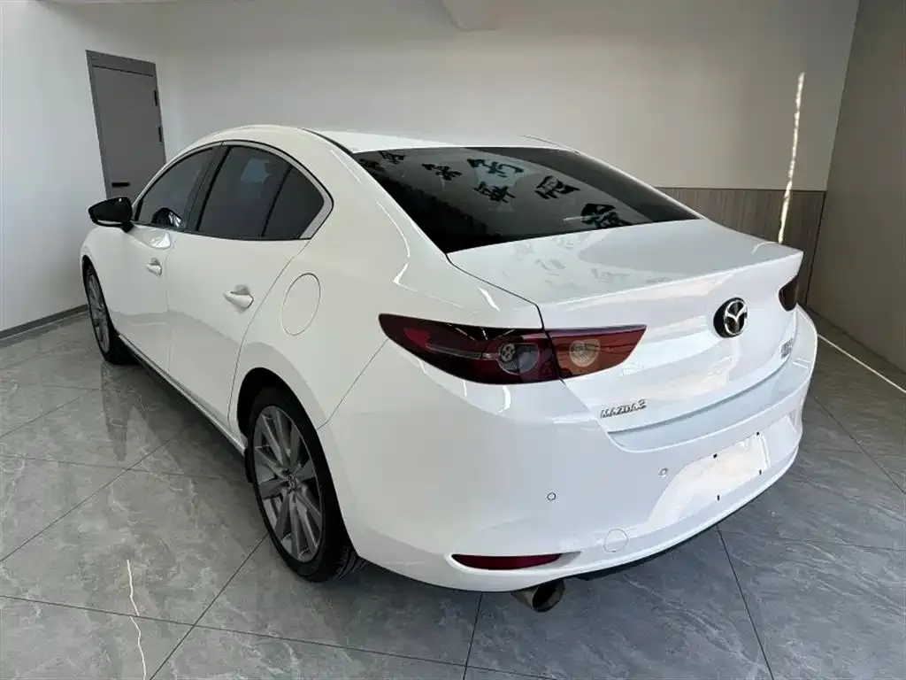 Mazda 3 Axela — фото 3
