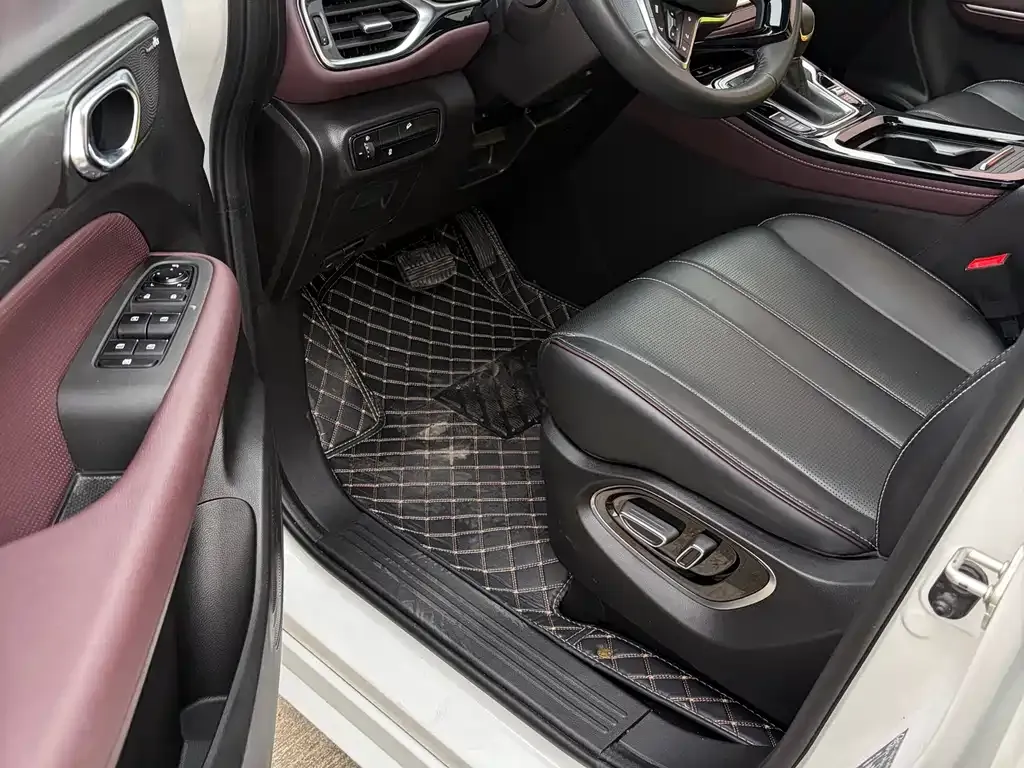GAC Motor Trumpchi M6 — фото 10