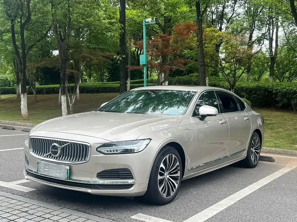 Volvo S90 PHEV — фото 1