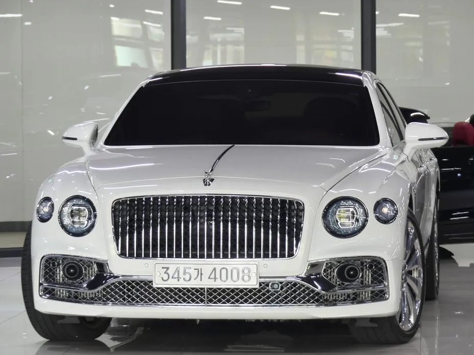 Bentley Flying Spur — фото 1