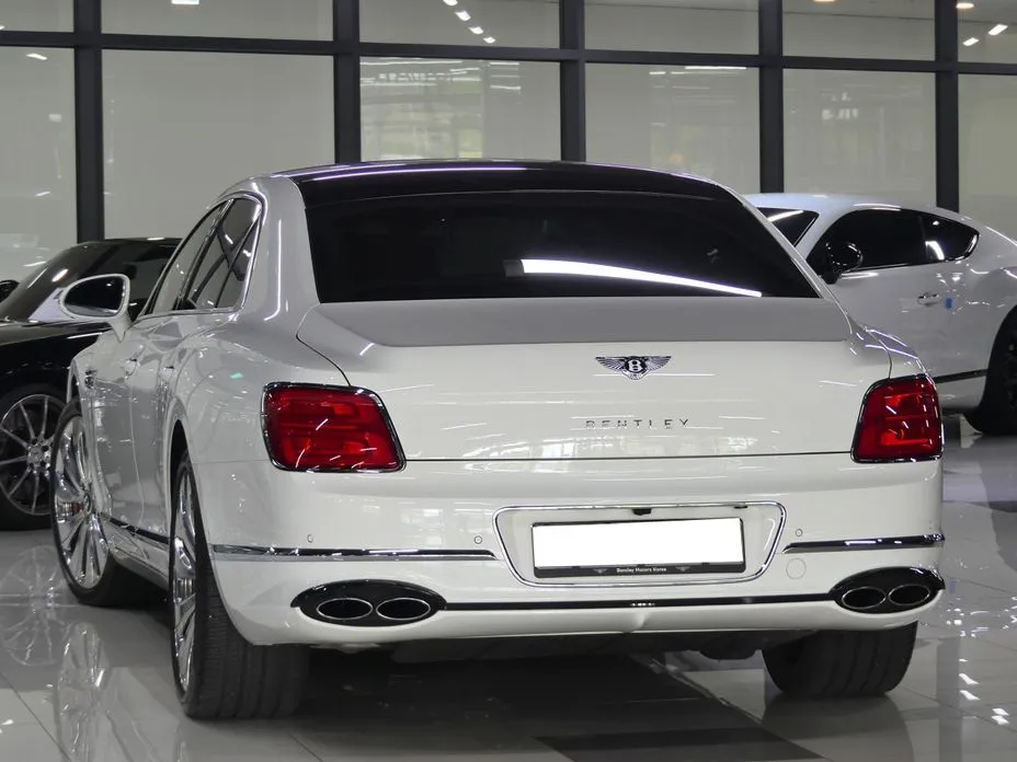 Bentley Flying Spur — фото 5