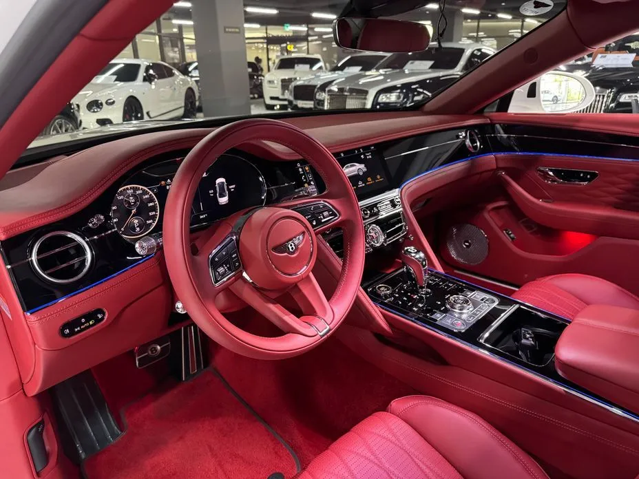 Bentley Flying Spur — фото 6