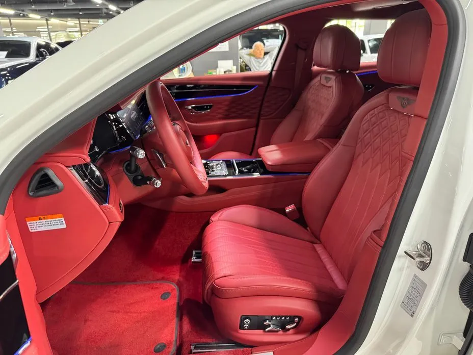 Bentley Flying Spur — фото 7