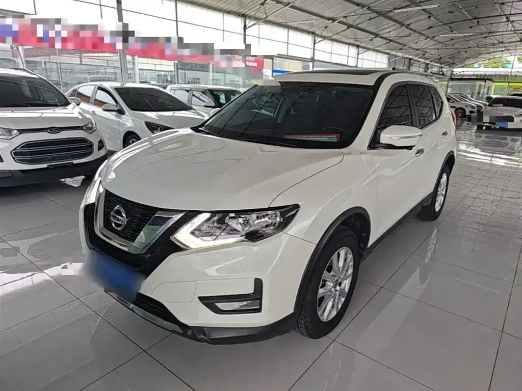 Nissan X-Trail — фото 1