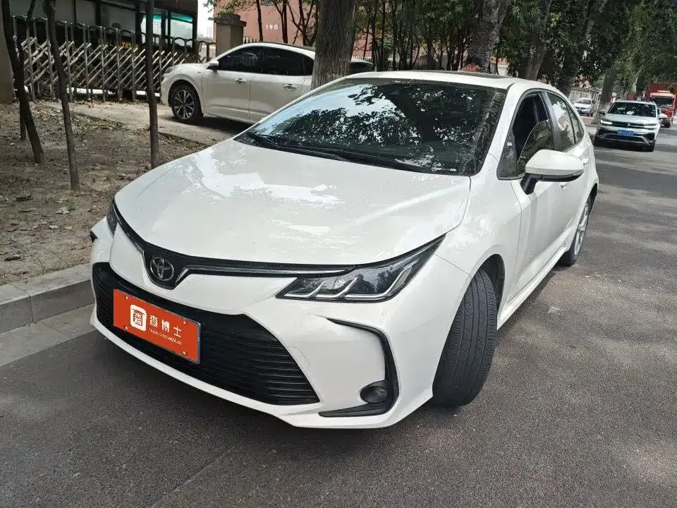 Toyota Corolla — фото 1