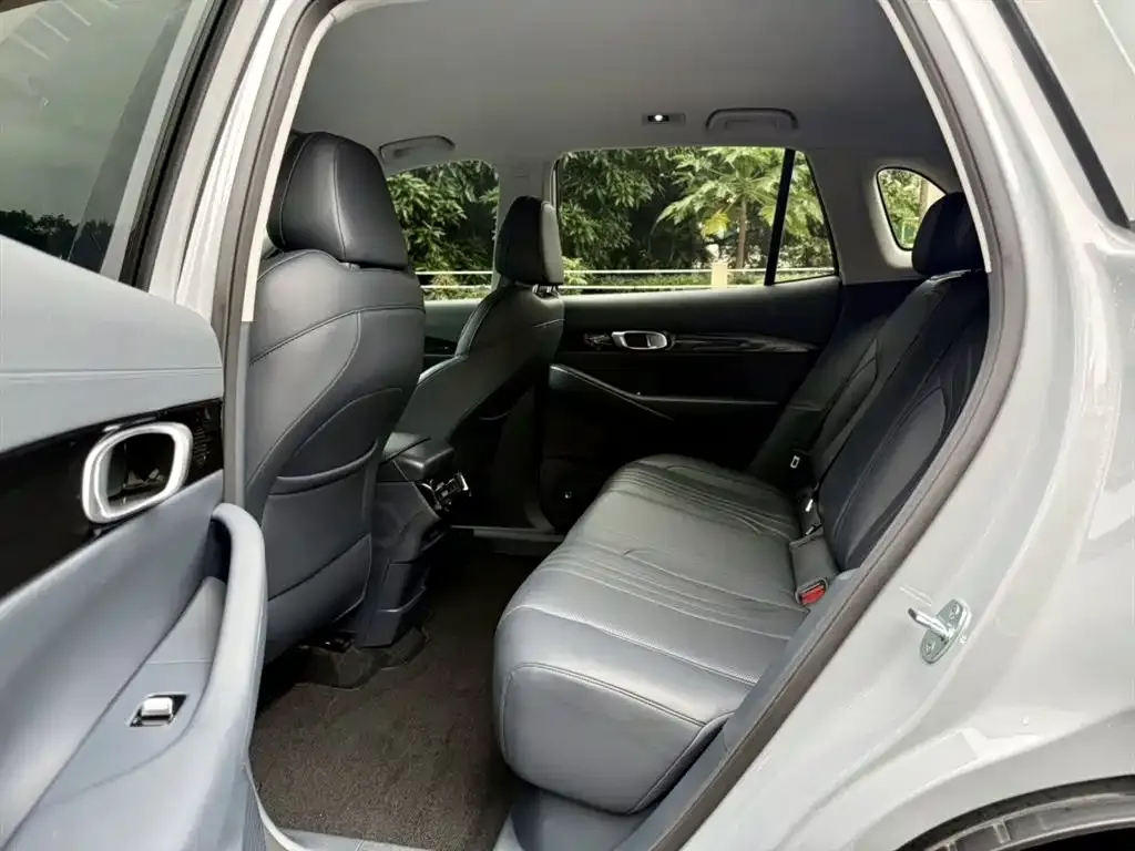 Geely Galaxy E5 — фото 7