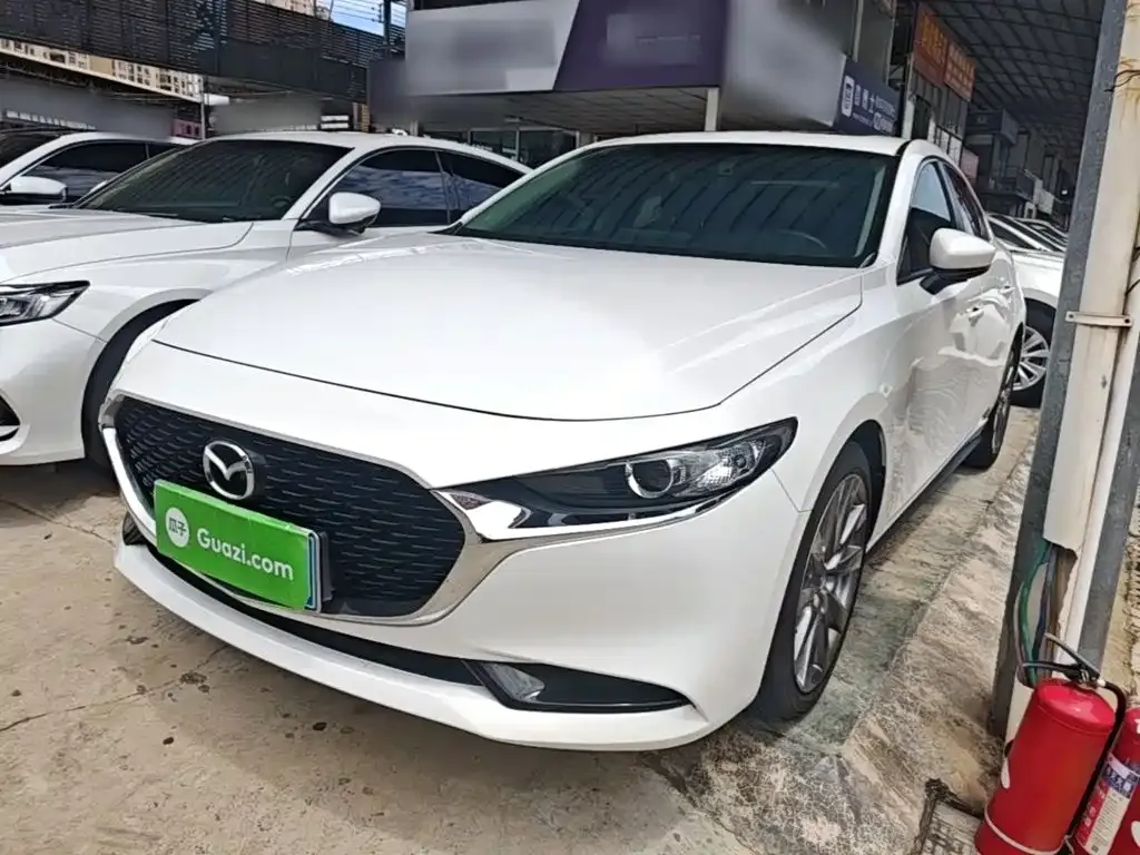 Mazda 3 Axela — фото 1
