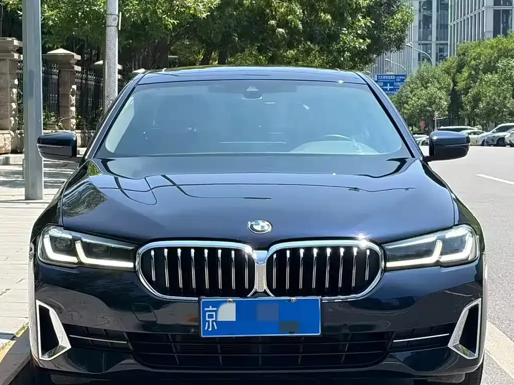 BMW 5 Series — фото 9