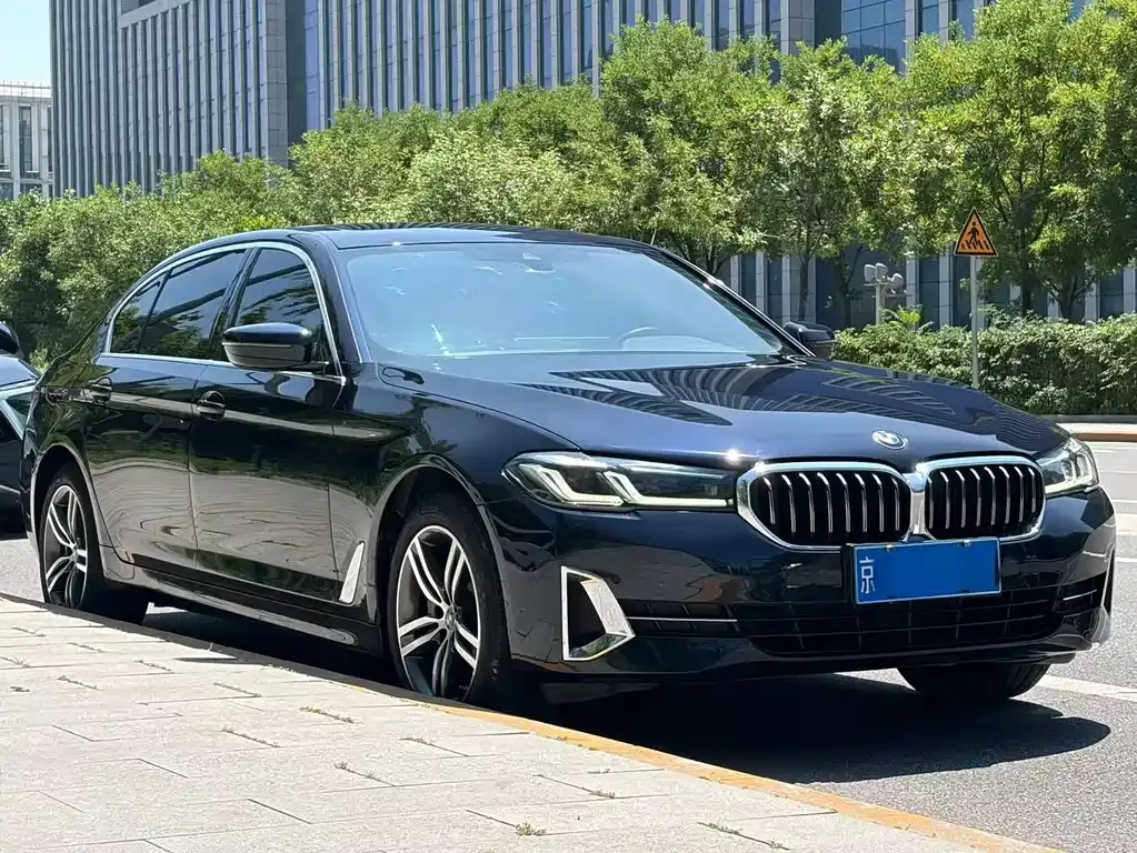 BMW 5 Series — фото 10