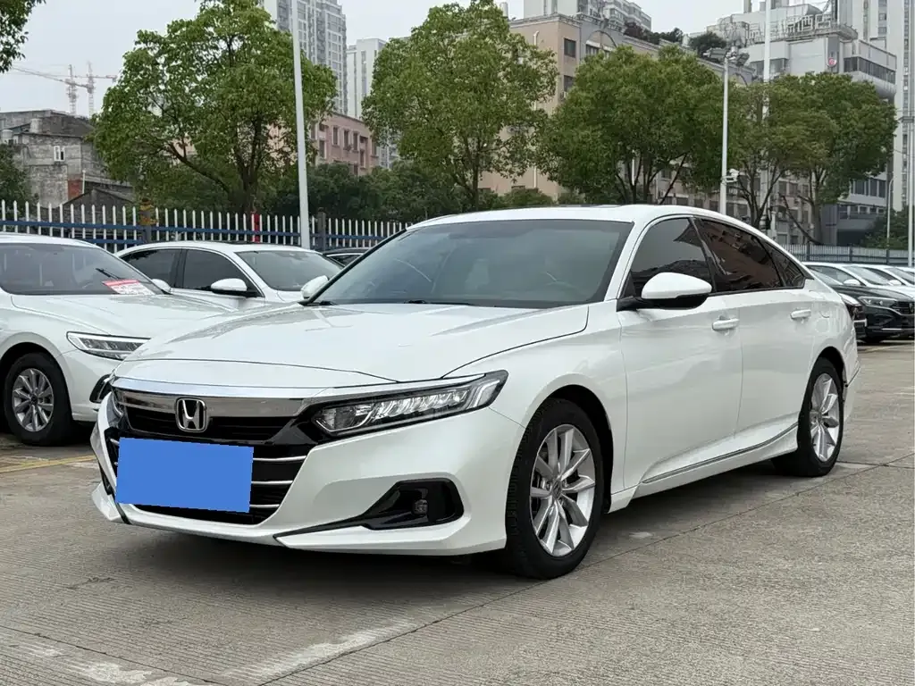 Honda Accord — фото 1