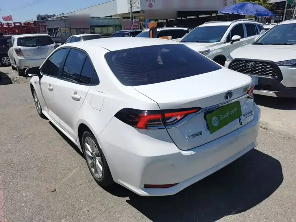 Toyota Corolla — фото 4