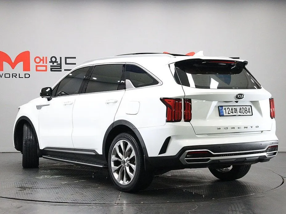 Kia Sorento — фото 8