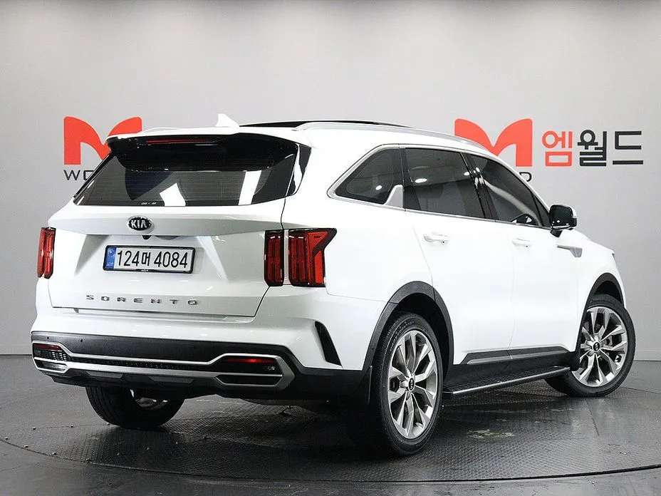 Kia Sorento — фото 9