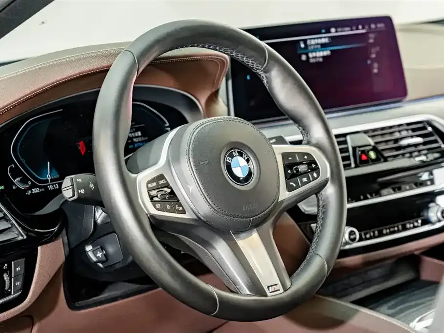 BMW 5 Series New Energy — фото 9