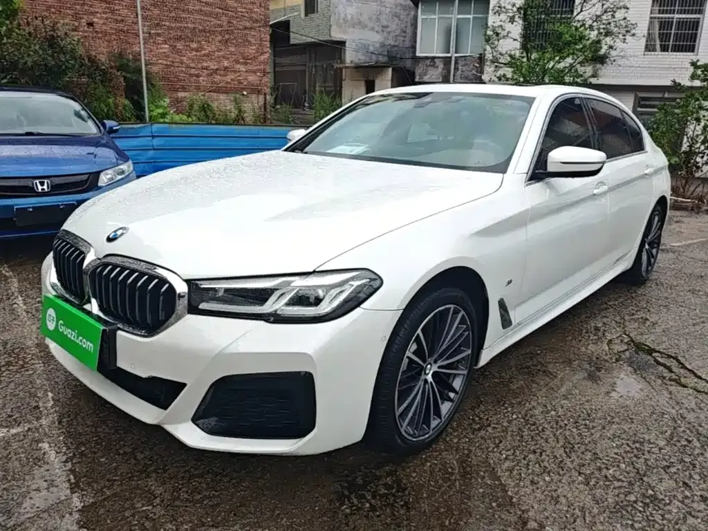 BMW 5 Series — фото 1