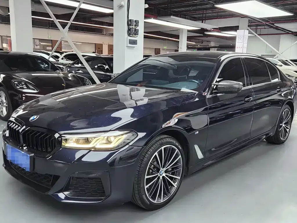 BMW 5 Series — фото 1