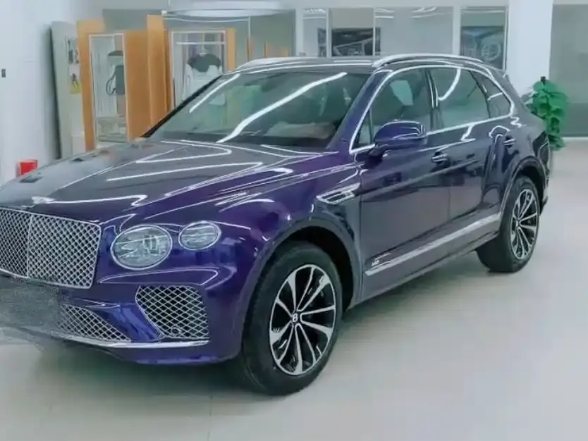 Bentley Bentayga — фото 1