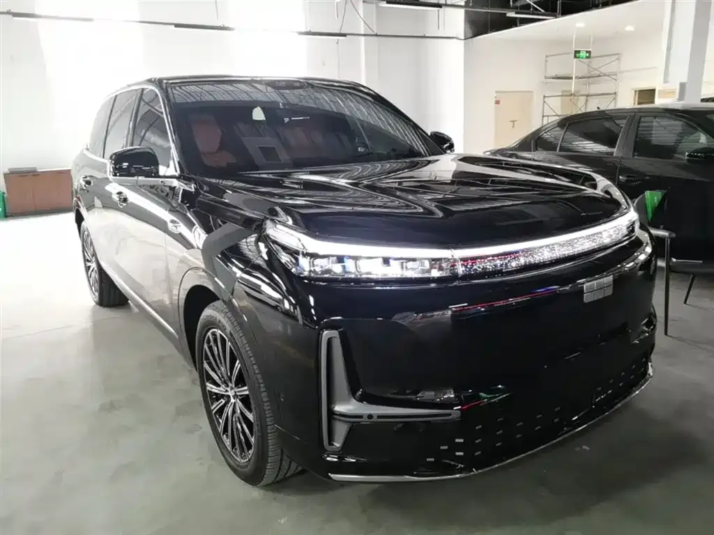 Geely Galaxy M9 — фото 10