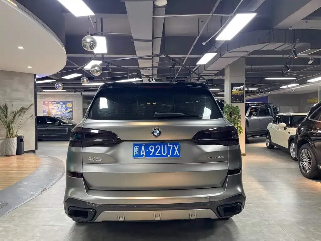 BMW X5 (Import) — фото 2