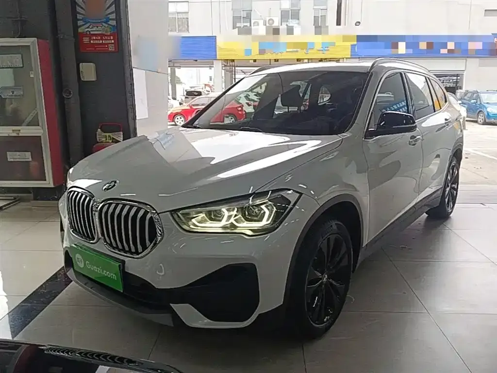 BMW X1 — фото 1