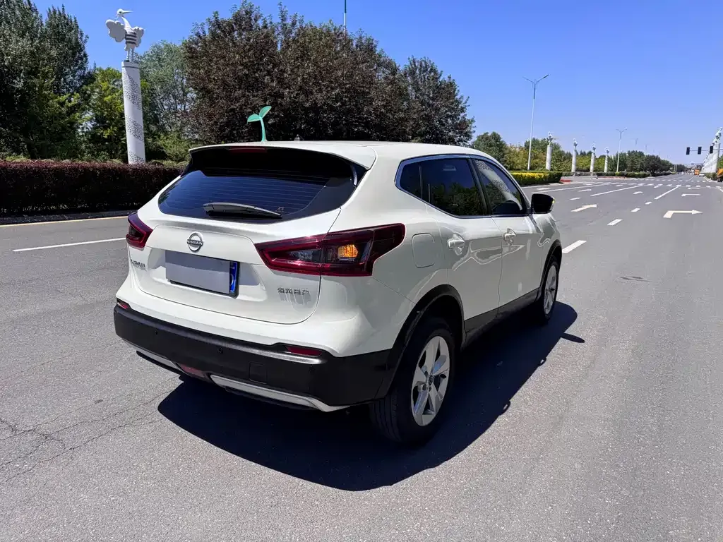 Nissan Qashqai — фото 5